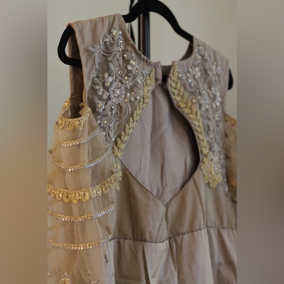 EUC Sonal Chauhan Grey Embroidered Abaya Style Anarkali Party Wear size 12 - Picture 7 of 8